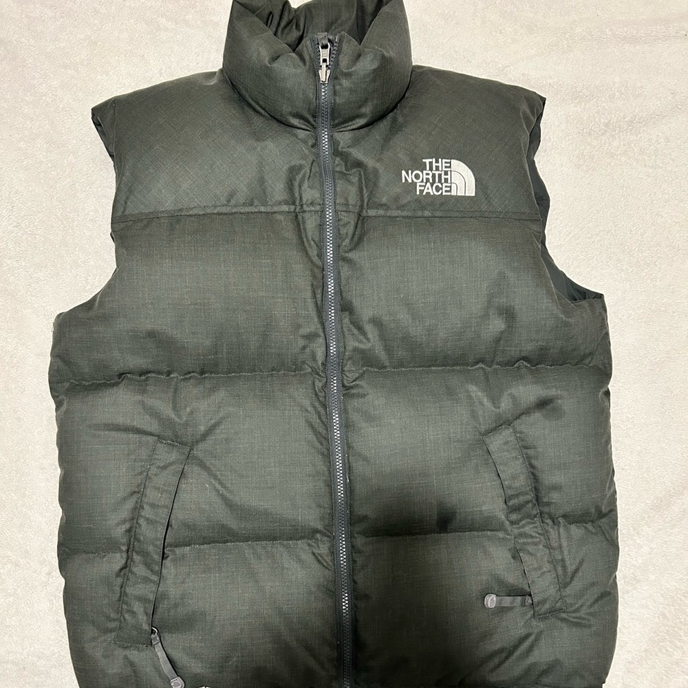 The north face vest size large